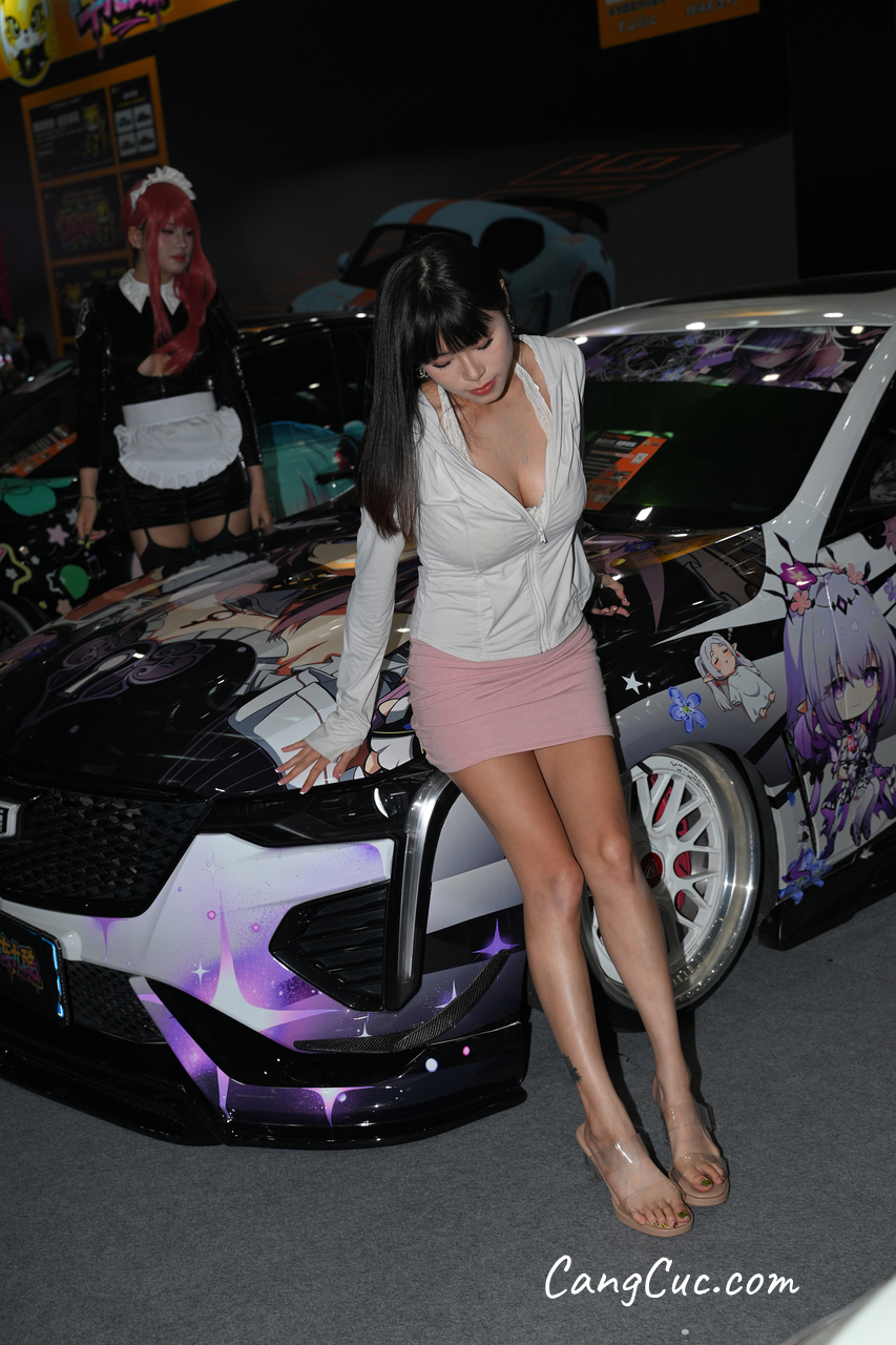 [精选街拍作品] No.5019 香车美人